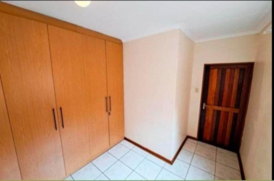5 Bedroom Property for Sale in Mmabatho Unit 6 North West